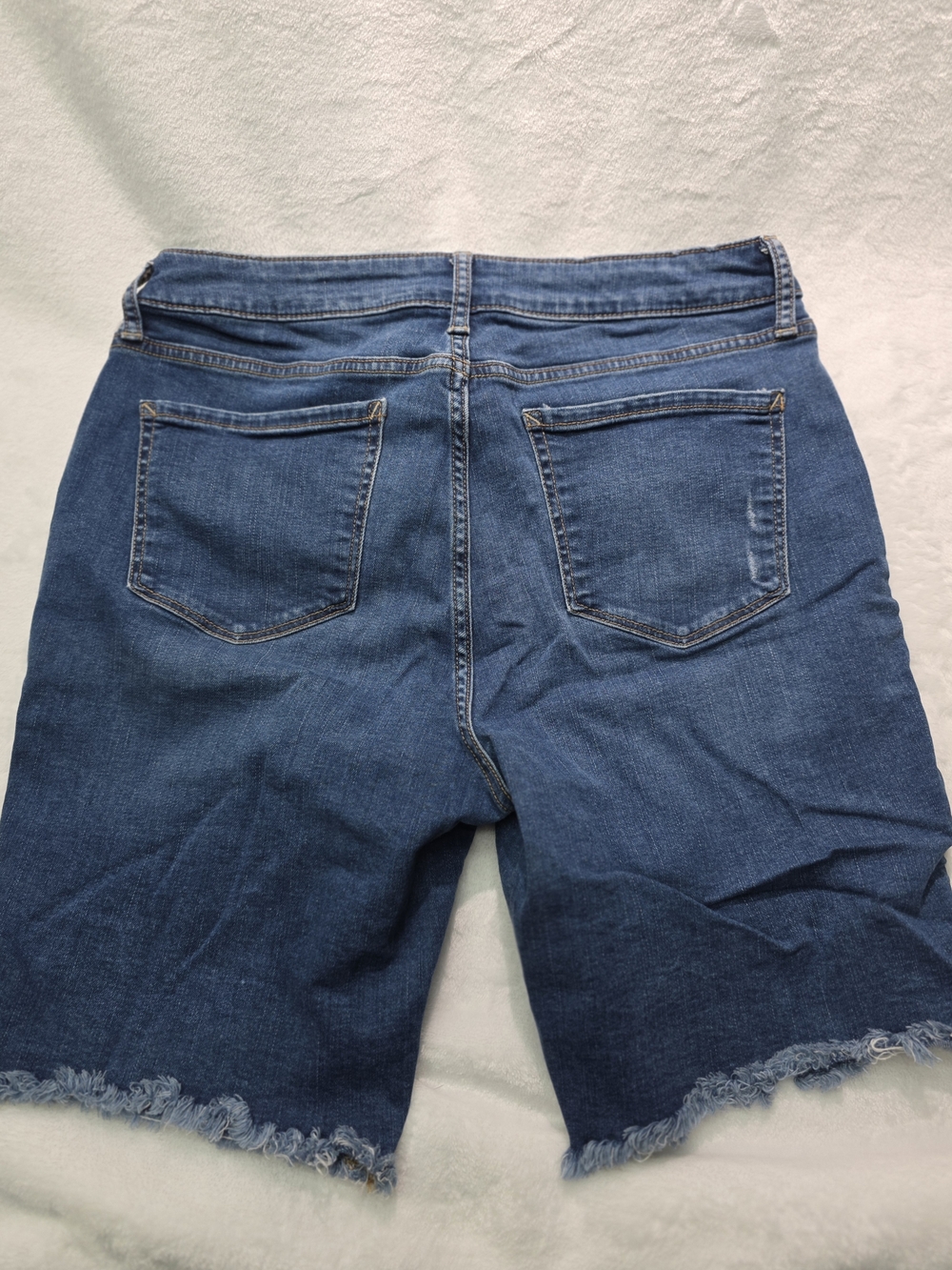 Womens ana Mid-Rise Denim Jean Bermuda Shorts - Picture 2 of 7